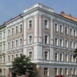 Machova 3*, Praga Republica Cehă